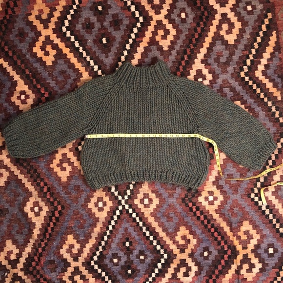 Hand knit chunky wool sweater - Picture 7 of 9